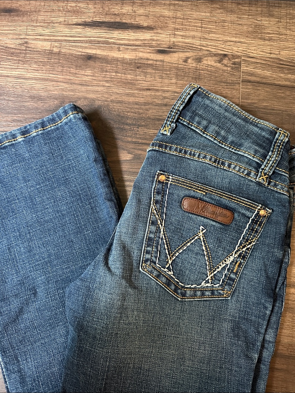 Wrangler Women's Boot Cut Jeans - Blue Denim - Picture 3 of 4